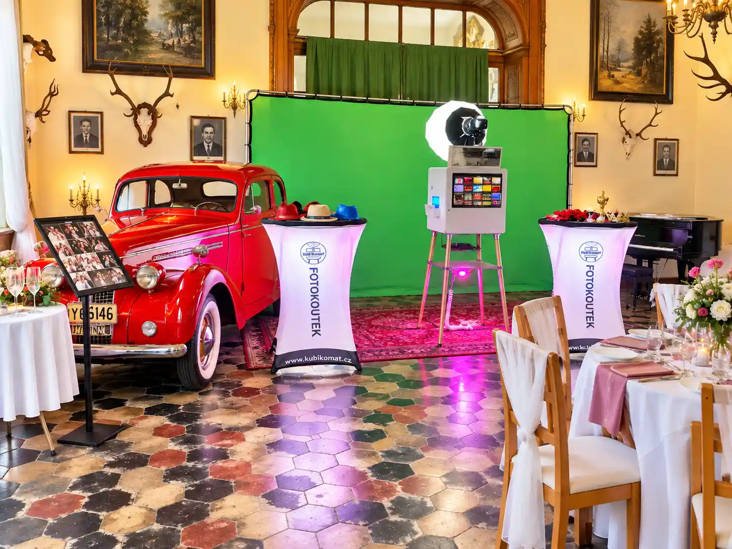 Fotokoutek KUBÍKOMAT s greenscreenem a veteránem